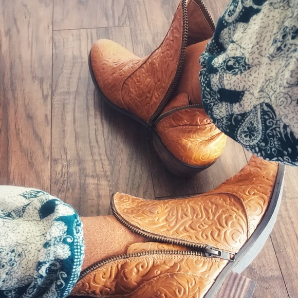 Anthropologie Shoes - ❤️Anthropology Pazzo Booties, Western, Brown, 9